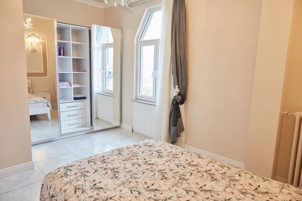 Taksim Square Apartment, Great View, Luxury Istanbul Ngoại thất bức ảnh